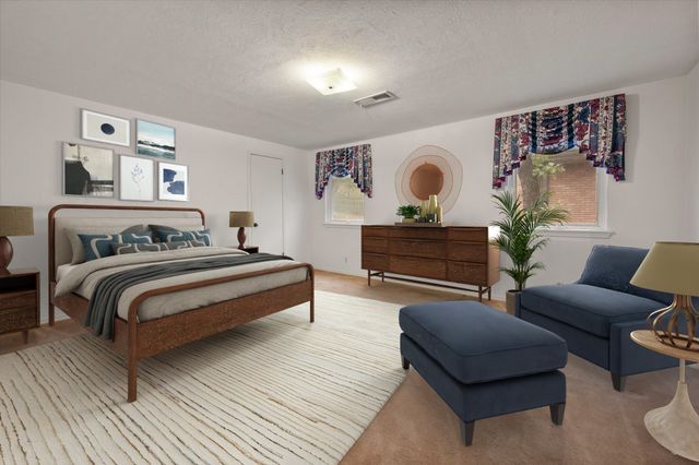 905 Live Oak Lane, Arlington, TX 76012