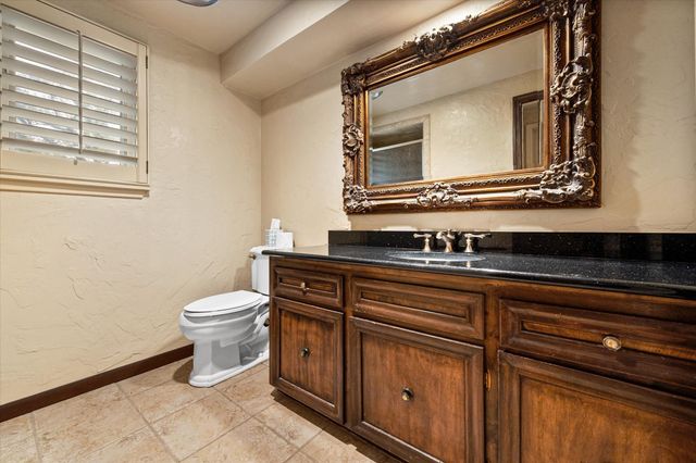 905 Live Oak Lane, Arlington, TX 76012