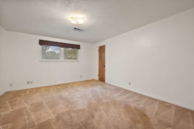 905 Live Oak Lane, Arlington, TX 76012