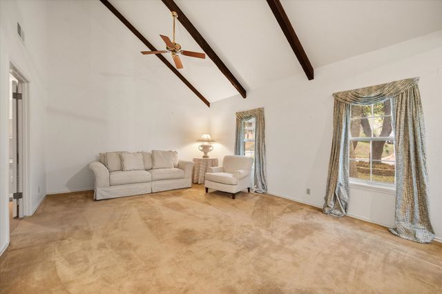 905 Live Oak Lane, Arlington, TX 76012