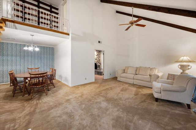 905 Live Oak Lane, Arlington, TX 76012