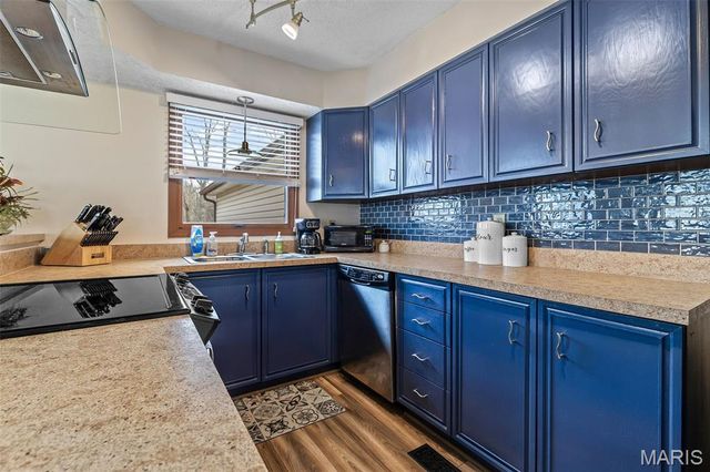 5527 Pierre Court, Mehlville, MO 63128