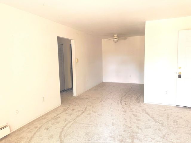 4921 N Crooks Road N-10, Royal Oak, MI 48073