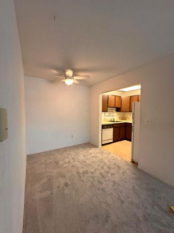 4921 N Crooks Road N-10, Royal Oak, MI 48073