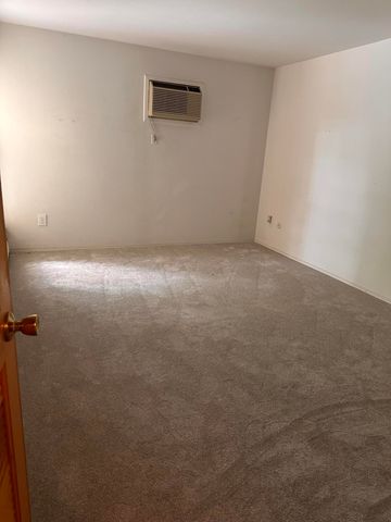 4921 N Crooks Road N-10, Royal Oak, MI 48073