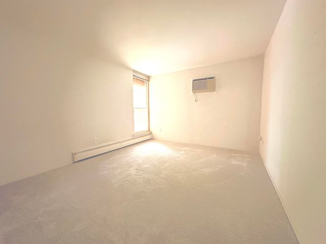 4921 N Crooks Road N-10, Royal Oak, MI 48073