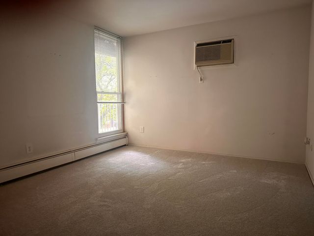 4921 N Crooks Road N-10, Royal Oak, MI 48073