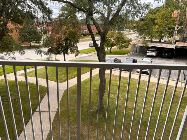 4921 N Crooks Road N-10, Royal Oak, MI 48073