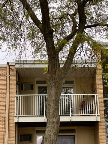 4921 N Crooks Road N-10, Royal Oak, MI 48073