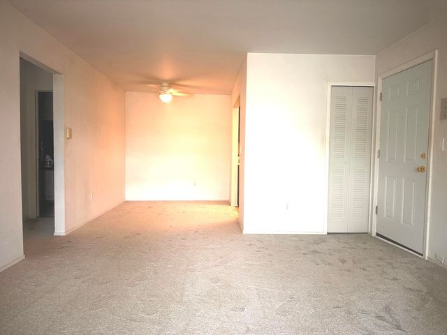 4921 N Crooks Road N-10, Royal Oak, MI 48073