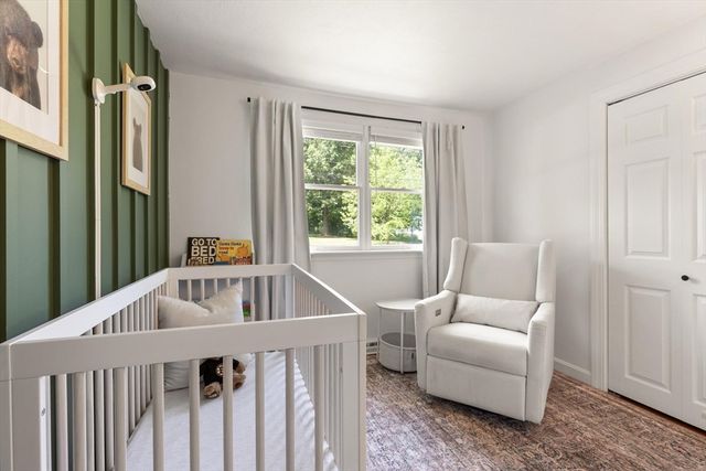 10 Lucille Ave, Westford, MA 01886