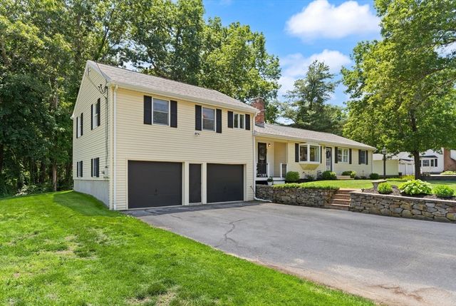 10 Lucille Ave, Westford, MA 01886