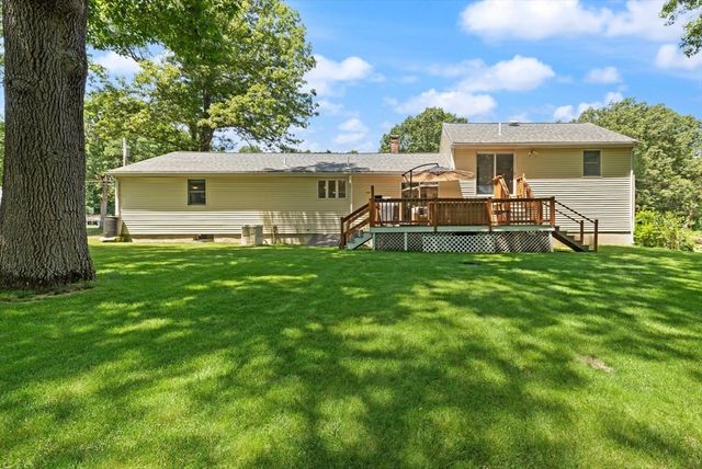 10 Lucille Ave, Westford, MA 01886
