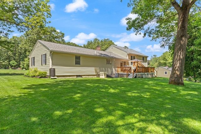 10 Lucille Ave, Westford, MA 01886