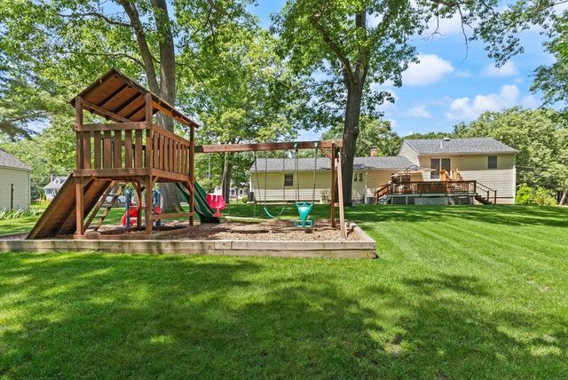 10 Lucille Ave, Westford, MA 01886