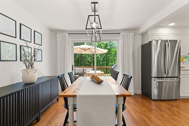 10 Lucille Ave, Westford, MA 01886