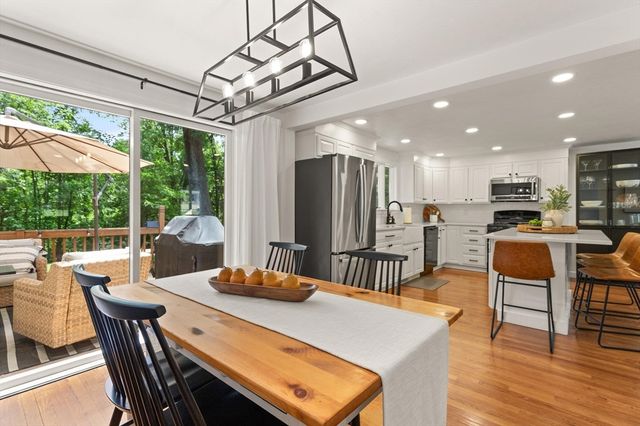 10 Lucille Ave, Westford, MA 01886