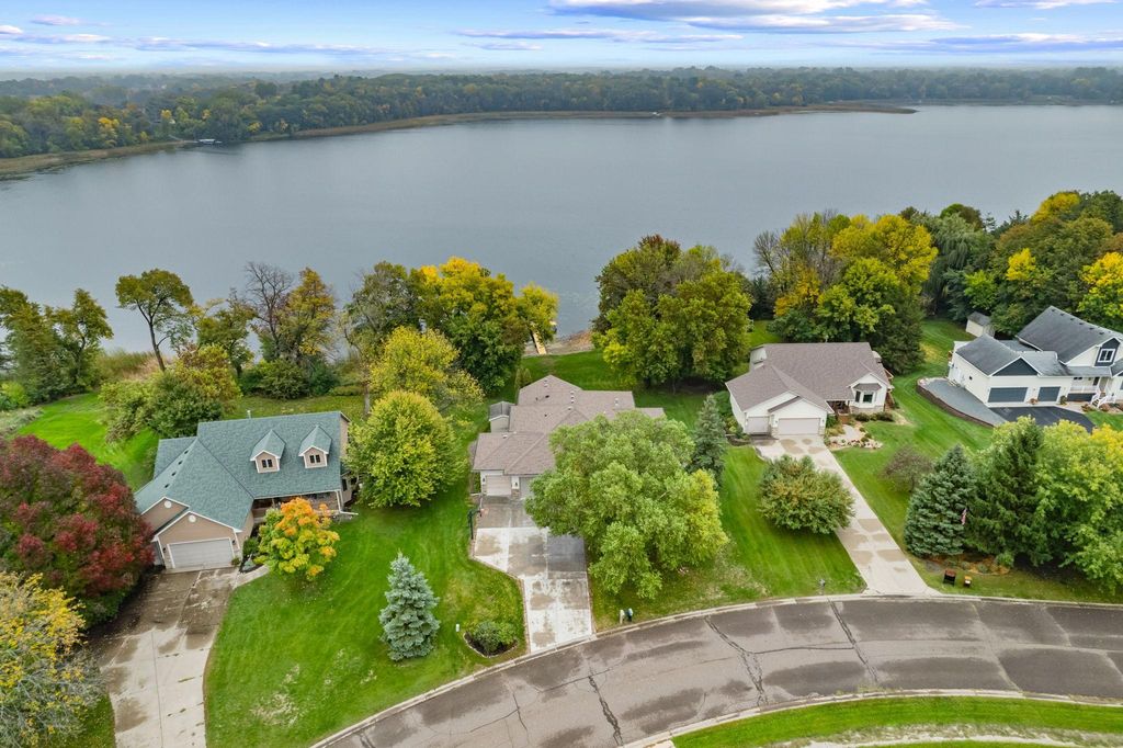 28329 Lakeside Lane, Lindstrom, MN 55045 — exterior