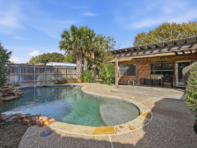 303 Woodhurst Drive, Coppell, TX 75019