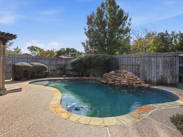 303 Woodhurst Drive, Coppell, TX 75019