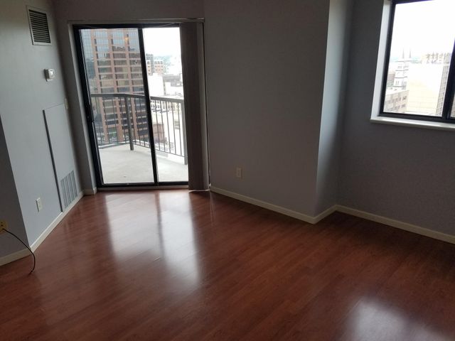 78 10th Street E 1904, Saint Paul, MN 55101