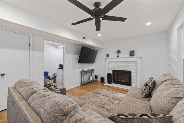 4912 Cliffony DR, Virginia Beach, VA 23464