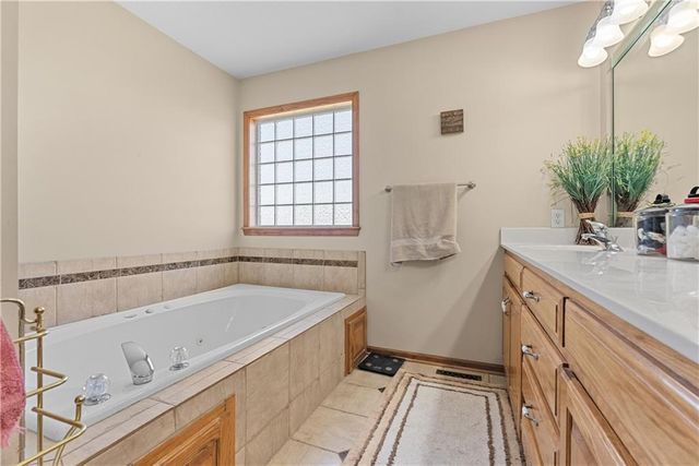 18500 E 191st Street, Pleasant Hill, MO 64080