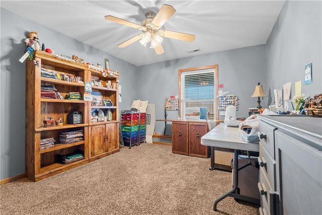 18500 E 191st Street, Pleasant Hill, MO 64080