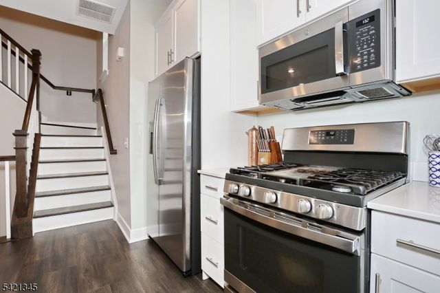 54 Harvest Way, Little Falls Twp., NJ 07424