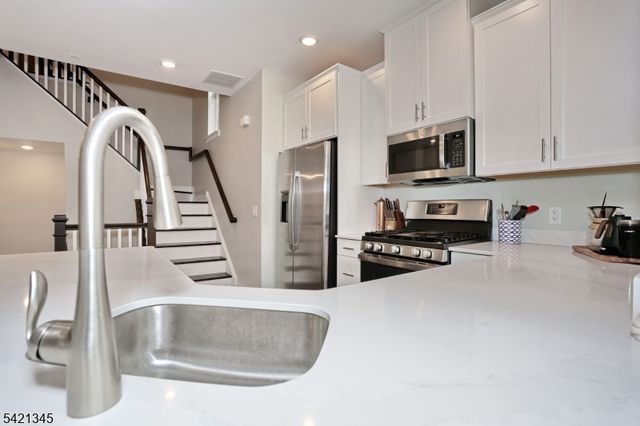 54 Harvest Way, Little Falls Twp., NJ 07424