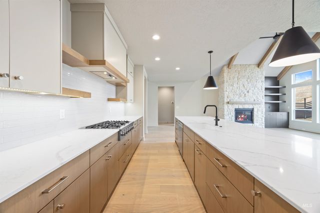 5502 W Haughburn Dr, Eagle, ID 83616