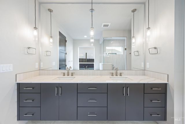 5502 W Haughburn Dr, Eagle, ID 83616