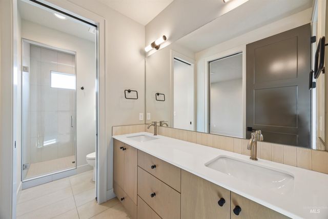 5502 W Haughburn Dr, Eagle, ID 83616