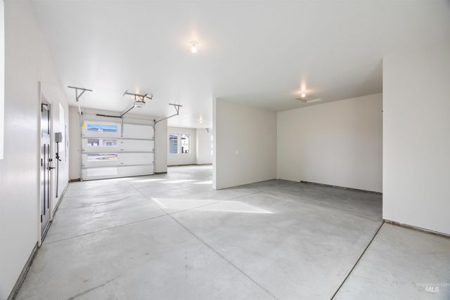 5502 W Haughburn Dr, Eagle, ID 83616