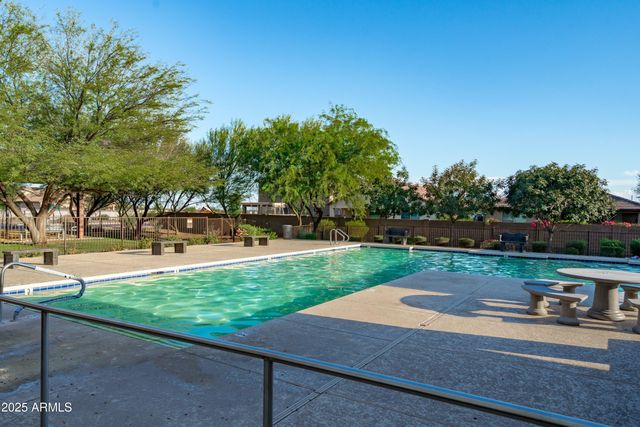 18390 W via del sol --, Surprise, AZ 85387