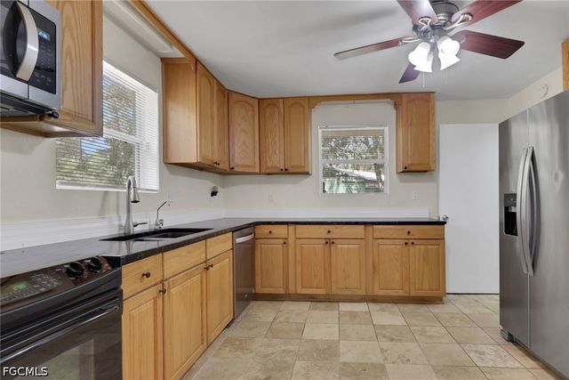 2431 Lippincott RD, Alva, FL 33920