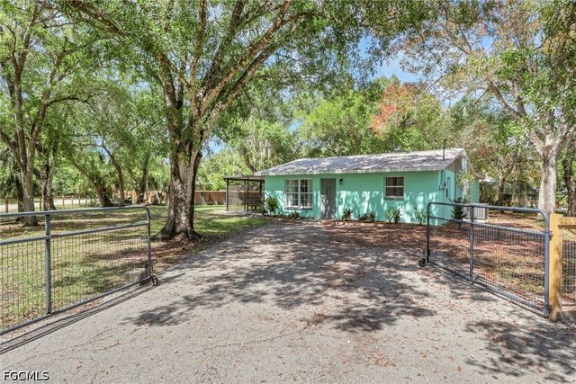 2431 Lippincott RD, Alva, FL 33920