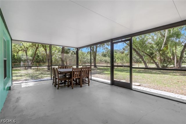 2431 Lippincott RD, Alva, FL 33920