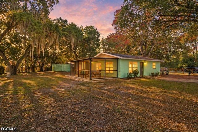 2431 Lippincott RD, Alva, FL 33920