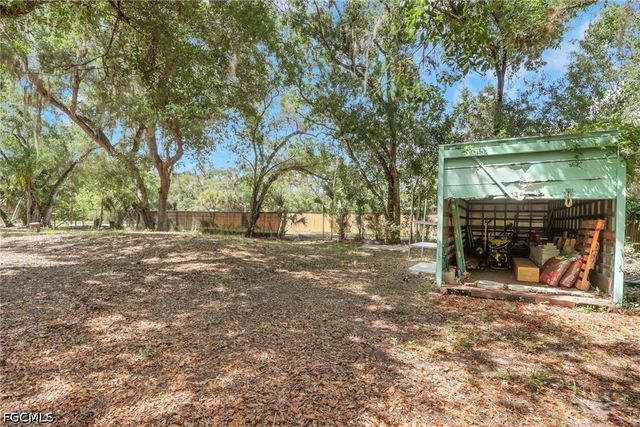 2431 Lippincott RD, Alva, FL 33920