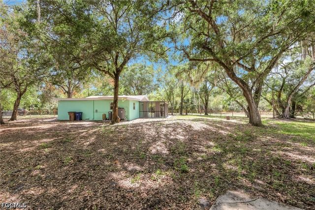 2431 Lippincott RD, Alva, FL 33920