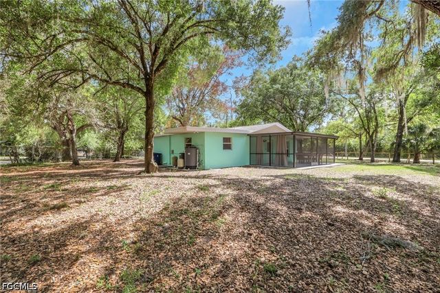 2431 Lippincott RD, Alva, FL 33920