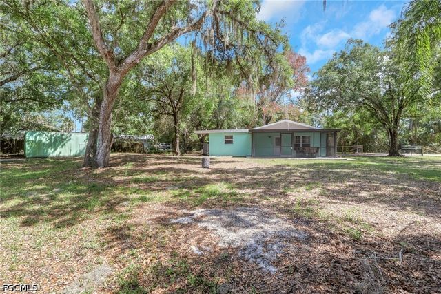 2431 Lippincott RD, Alva, FL 33920