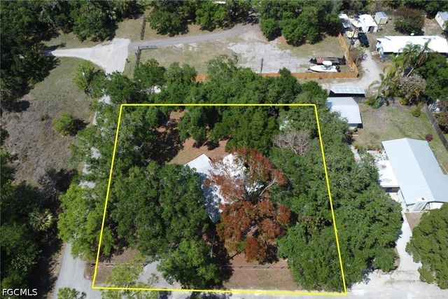 2431 Lippincott RD, Alva, FL 33920