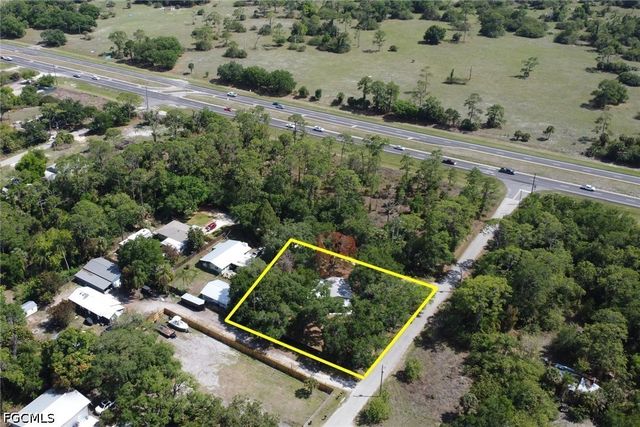 2431 Lippincott RD, Alva, FL 33920