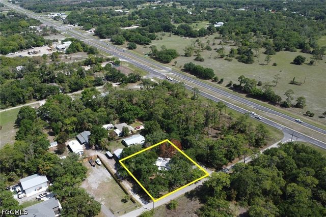 2431 Lippincott RD, Alva, FL 33920