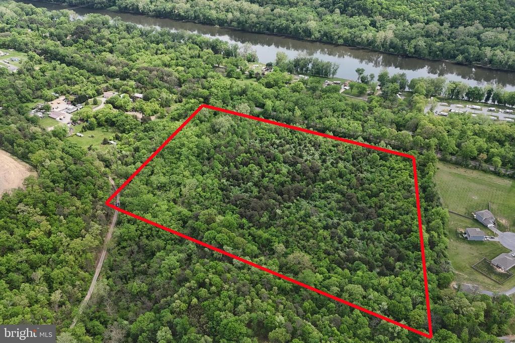 SHALE PIT DRIVE, Falling Waters, WV 25419