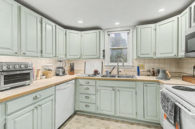 120 Allen Road, South Burlington, VT 05403