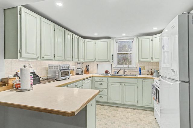 120 Allen Road, South Burlington, VT 05403