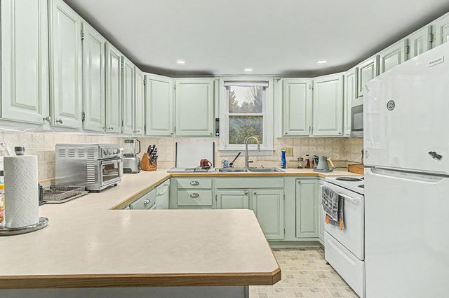 120 Allen Road, South Burlington, VT 05403